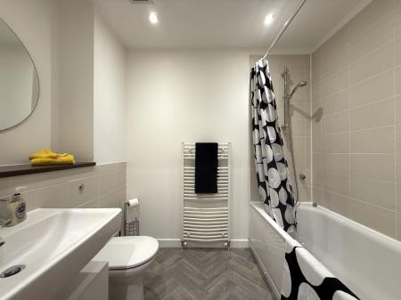 1 bedroom Flat to let in Oswald Street, City Centre