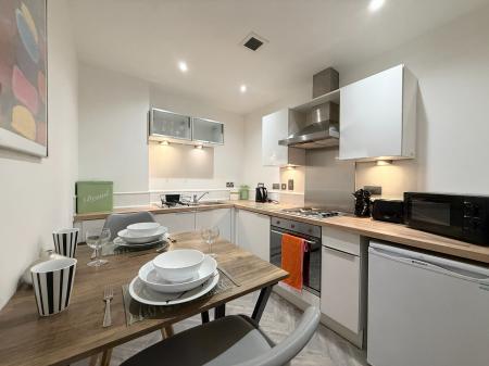 1 bedroom Flat to let in Oswald Street, City Centre