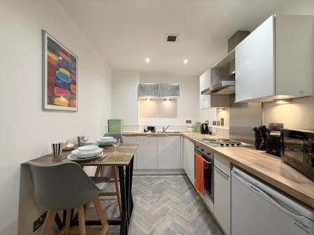 1 bedroom Flat to let in Oswald Street, City Centre