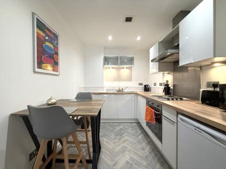 1 bedroom Flat to let in Oswald Street, City Centre