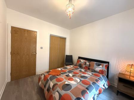 1 bedroom Flat to let in Oswald Street, City Centre