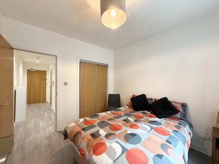 1 bedroom Flat to let in Oswald Street, City Centre