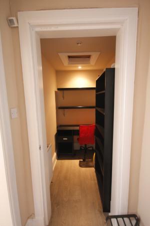 1 bedroom Flat to let in Dalcross Pass, Hillhead, Glasgow, G11