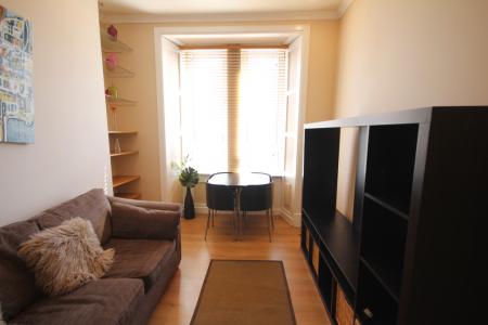 1 bedroom Flat to let in Dalcross Pass, Hillhead, Glasgow, G11
