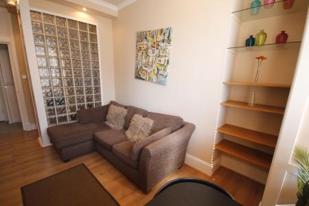 1 bedroom Flat to let in Dalcross Pass, Hillhead, Glasgow, G11