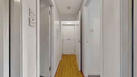 1 bedroom Flat for sale in Garriochmill Way, North Kelvinside