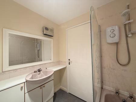 2 bedroom Flat to let in Ingleby Drive, Dennistoun