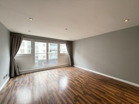 2 bedroom Flat to let in Wallace Street, Tradeston