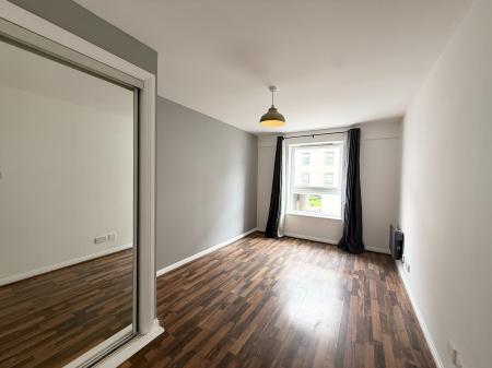2 bedroom Flat to let in Wallace Street, Tradeston