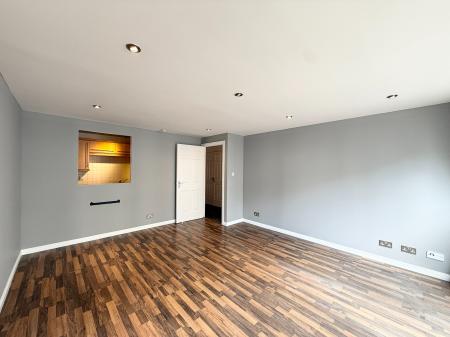 2 bedroom Flat to let in Wallace Street, Tradeston