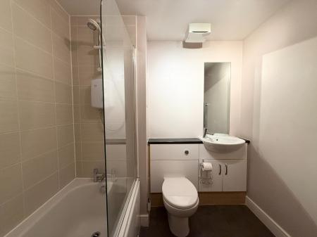 2 bedroom Flat to let in Kenley Road, Renfrew
