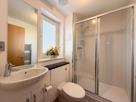 2 bedroom Flat to let in Kenley Road, Renfrew