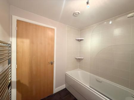 2 bedroom Flat to let in Kenley Road, Renfrew