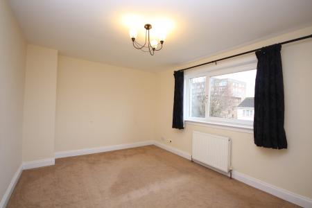 4 bedroom Terraced House to let in Montrose Drive, Bearsden