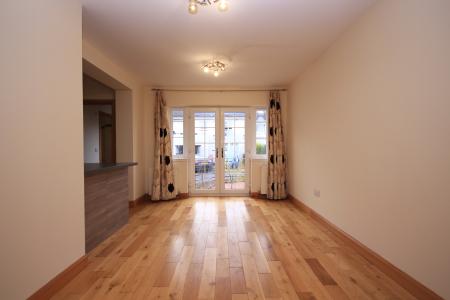 4 bedroom Terraced House to let in Montrose Drive, Bearsden