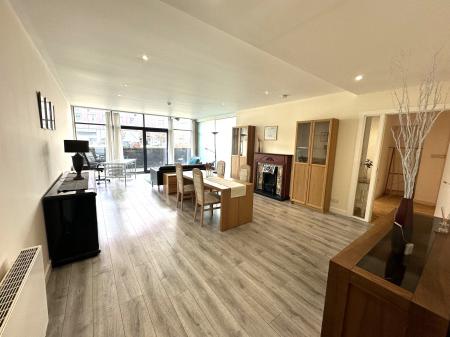 2 bedroom Flat to let in Finnieston Street, Finnieston