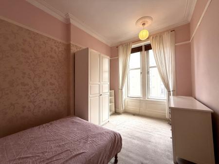2 bedroom Flat to let in Kilmarnock Road, Shawlands