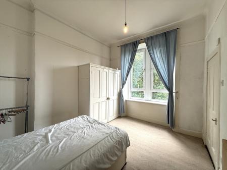 2 bedroom Flat to let in Kilmarnock Road, Shawlands