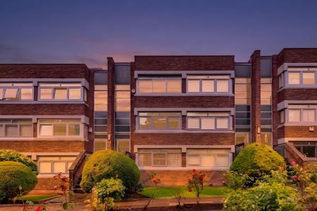 1 bedroom Flat for sale in Lothian Court, Shawlands