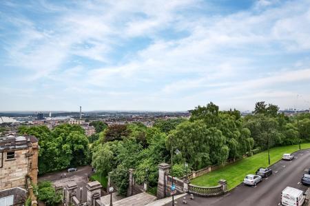 1 bedroom Flat for sale in Woodlands Terrace, Park District