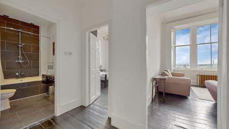 1 bedroom Flat for sale in Woodlands Terrace, Park District