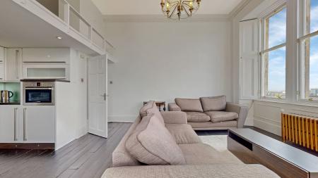 1 bedroom Flat for sale in Woodlands Terrace, Park District