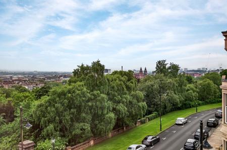 1 bedroom Flat for sale in Woodlands Terrace, Park District