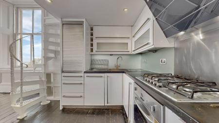 1 bedroom Flat for sale in Woodlands Terrace, Park District