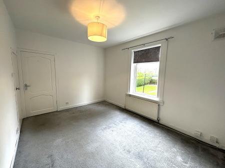 2 bedroom Flat to let in Cloberhill Road, Knightswood