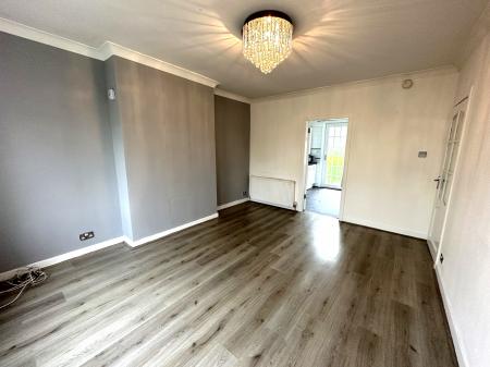 2 bedroom Flat to let in Cloberhill Road, Knightswood
