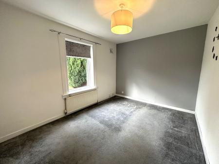 2 bedroom Flat to let in Cloberhill Road, Knightswood