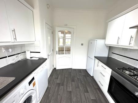 2 bedroom Flat to let in Cloberhill Road, Knightswood