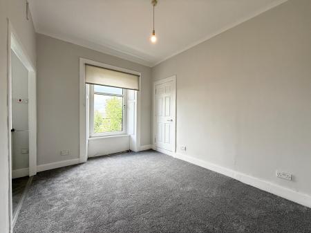 1 bedroom Flat to let in Eastwood Avenue, Shawlands