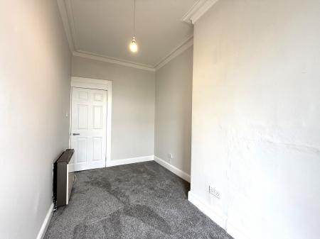 1 bedroom Flat to let in Eastwood Avenue, Shawlands