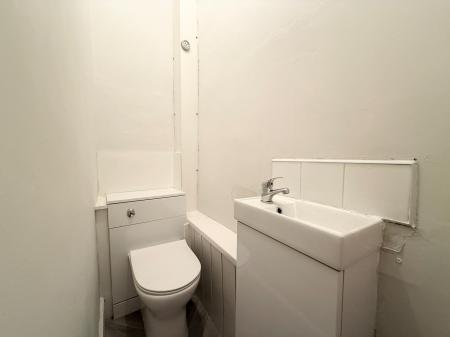 1 bedroom Flat to let in Eastwood Avenue, Shawlands