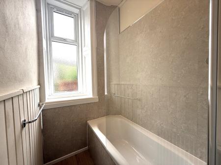 2 bedroom Flat to let in Prince Edward Street, Govanhill
