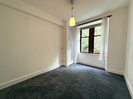 1 bedroom Flat to let in Calder Street, Govanhill