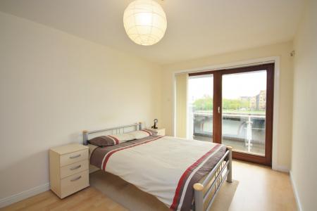 1 bedroom Flat to let in Lancefield Quay