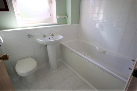 2 bedroom Flat to let in Holmlea Road, Cathcart, Glasgow, G44