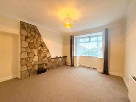 3 bedroom Bungalow to let in Rannoch Drive, Bearsden