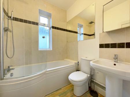 3 bedroom Bungalow to let in Rannoch Drive, Bearsden