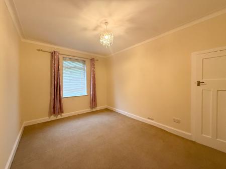 3 bedroom Bungalow to let in Rannoch Drive, Bearsden