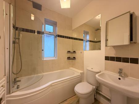 3 bedroom Bungalow to let in Rannoch Drive, Bearsden