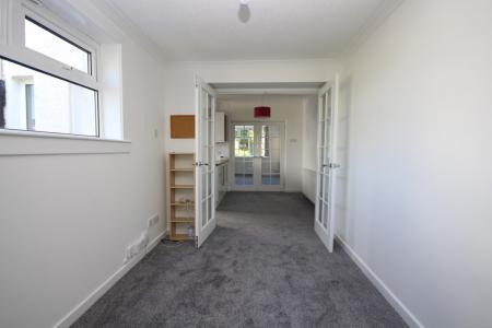 2 bedroom Semi-detached house to let in Hawthorn Avenue, Bearsden