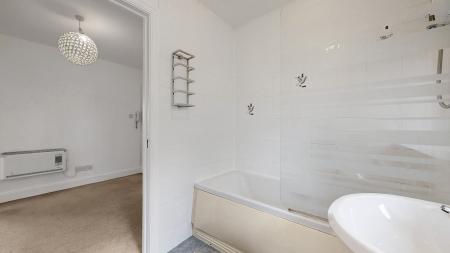 2 bedroom Flat for sale in Quarryknowe Street, Parkhead
