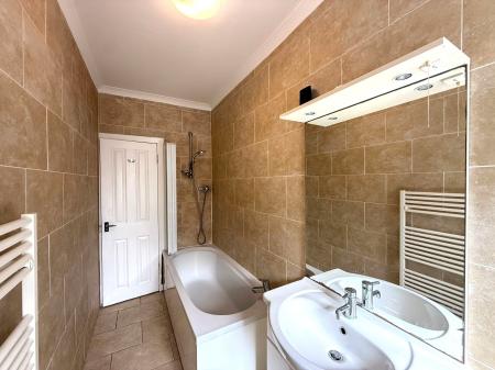 2 bedroom Flat to let in Dinart Street, Riddrie