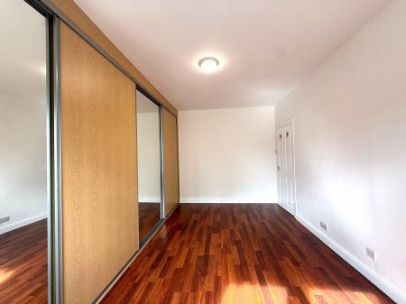 2 bedroom Flat to let in Dinart Street, Riddrie