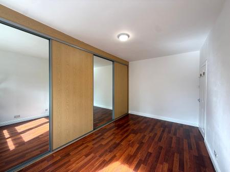 2 bedroom Flat to let in Dinart Street, Riddrie