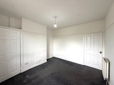 2 bedroom Flat to let in Dinart Street, Riddrie