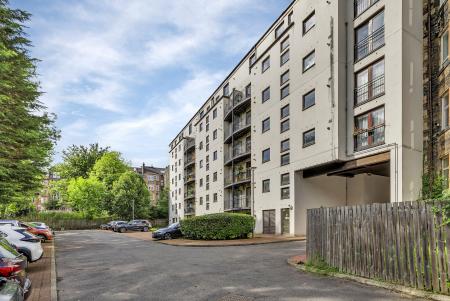 2 bedroom Flat for sale in Trefoil Avenue, Shawlands